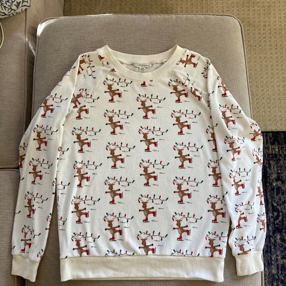 American Eagle Skating Reindeer with Christmas lights sweatshirt - Size Medium - Picture 4 of 9